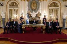 Javier Milei al frente de una cadena nacional relacionada al reclamo de soberanía por Malvinas.