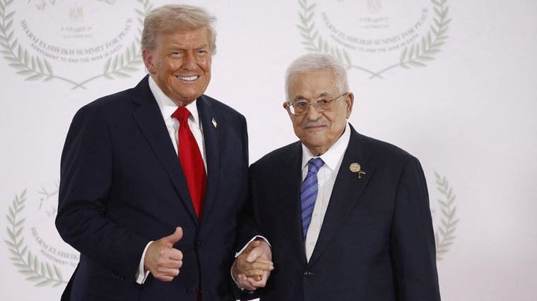 Trump espera reformas en la Autoridad Palestina que preside Mahmud Abás antes de que tenga un papel en el gobierno de Gaza.