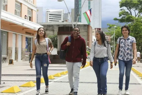 En cada época de cambios se debe prestar especial atención a lo que se debe cambiar. En cada época de cambios se debe prestar especial atención a lo que se debe cambiar.