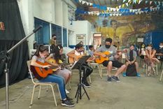 viven en la villa 21, encontraron refugio en la musica y daran un concierto en la usina del arte