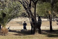 Hallaron un hombre muerto en el lago del Parque San Martín Foto: Cristian Minich/MDZ