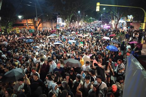 mas de 70 mil personas: con lluvia, asi se vivio la celebracion de la aristides mas de 70 mil personas: con lluvia, asi se vivio la celebracion de la aristides