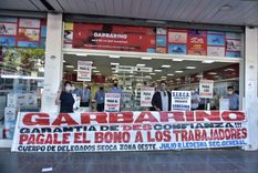 exempleados de garbarino cortaron puente pueyrredon: que exigen exempleados de garbarino cortaron puente pueyrredon: que exigen