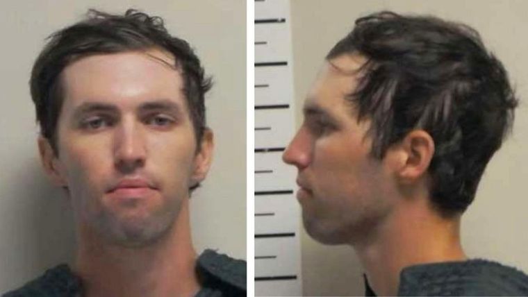 Foto de frente y de perfil de Tyler Robinson.