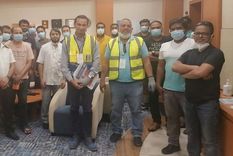 Representantes de la Federación Internacional de Trabajadores del Transporte (ITF) abordaron el domingo el Ever Given para comprobar la salud y el bienestar de la tripulación. Foto: ITF