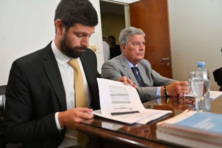 A la derecha de la imagen, José Manuel Ubeira Foto: Télam