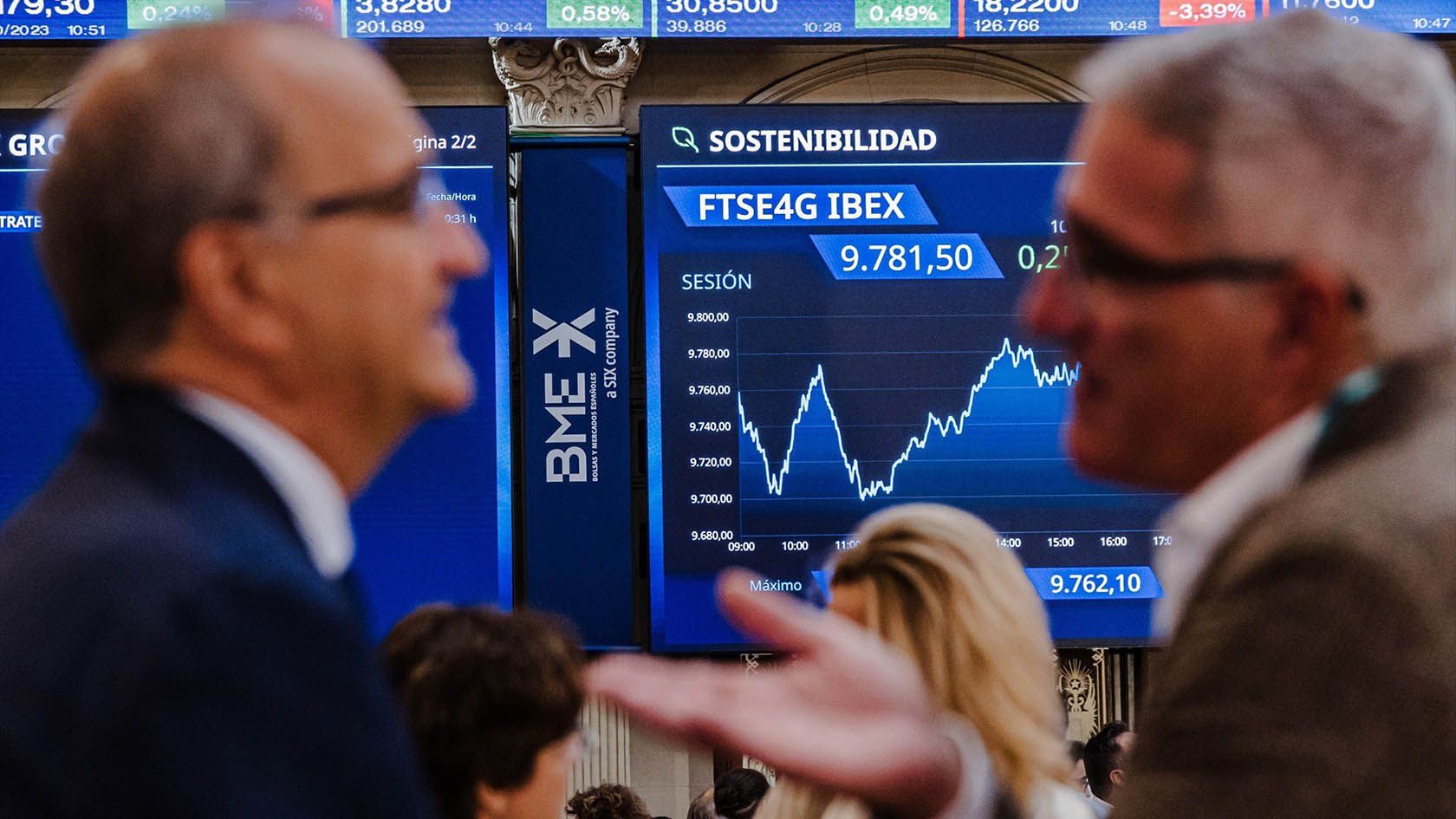 Las acciones de empresas argentinas se disparan más de 11% en la Bolsa de Valores de Nueva York, en una jornada muy positiva para los activos argentinos y baja del riesgo país, que quebró la línea de los 500 puntos básicos.&nbsp;