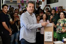 Sergio Massa ejerció su derecho a voto en las elecciones luciendo un pantalón Dolce & Gabbana. Foto: Prensa Ministerio de Economía
