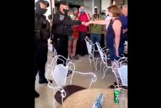 policias saludaron con la venia a patricia bullrich y estallo la polemica