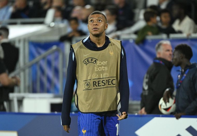 Mbappé enciende alarmas en la previa de la Eurocopa. Foto: EFE