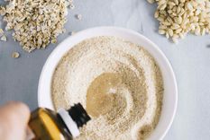 Hacer un limpiador facial casero económico y fácil es posible. Foto: Miss Wish - misswish.com