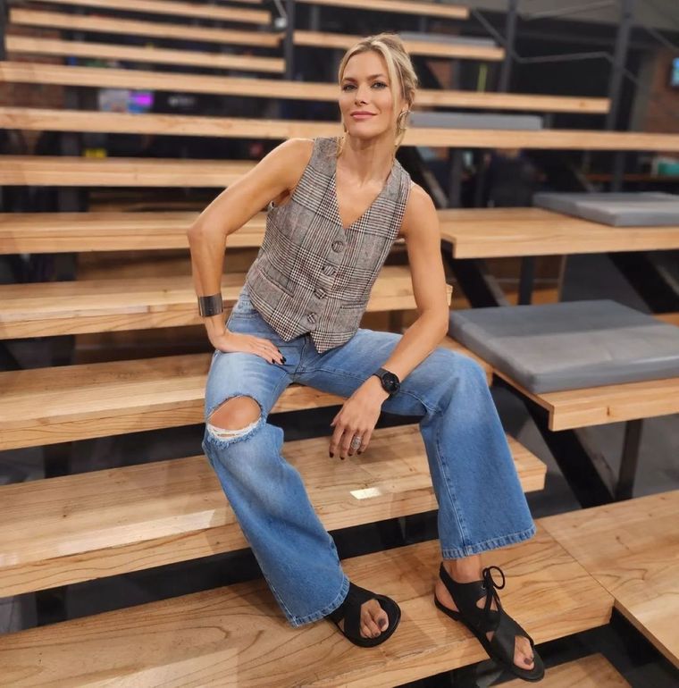 Pía Slapka apunta a estos jeans para los días de temperaturas cambiantes Foto: Instagram