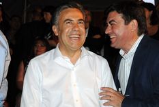 Dos pícaros de la política. Cornejo y De Marchi, aliados y enemigos a la vez. Foto: MDZ