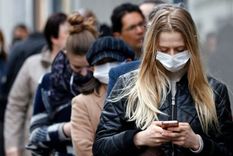 Es inevitable que haya nuevos brotes de casos hasta que se alcance un umbral suficiente de protección en la población. Foto: BBC Mundo