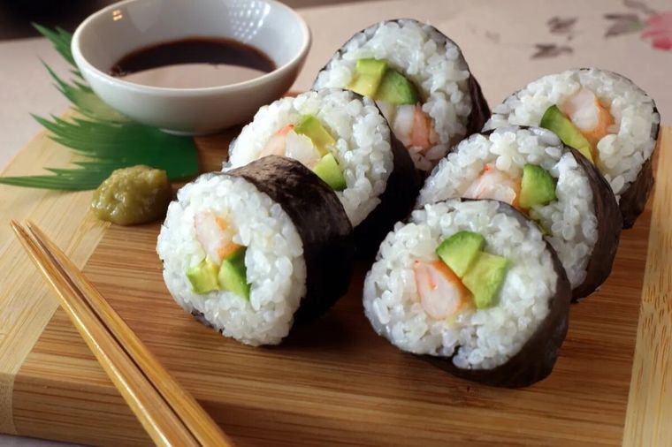 Admira estos rolls del bien ¡nuestra comida favorita!