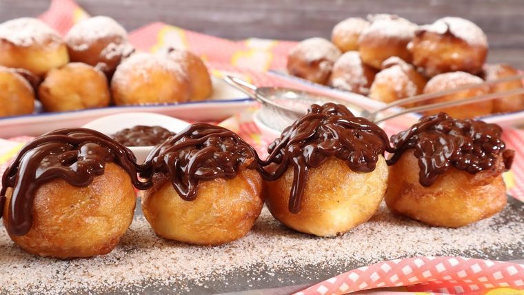 Con estos buñuelos exquisitos de chocolate, ganarás los aplausos de tus invitados ¡créenos! Foto: YouTube