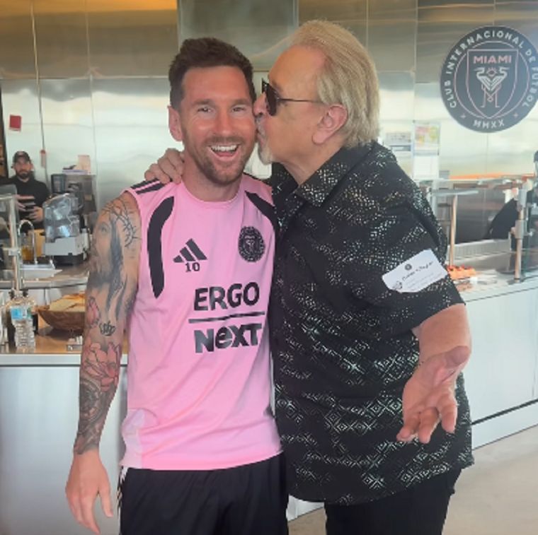 El actor mexicano sorprendió a Messi.