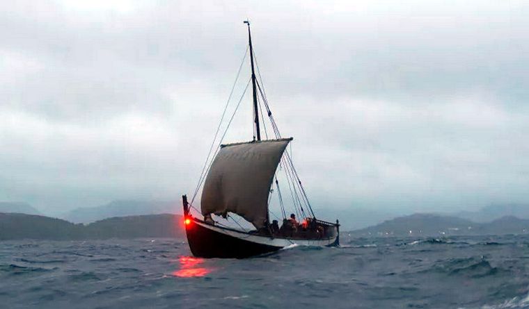 Greer Jarrett emprendió viajes con barcos experimentales para comprender las capacidades marineras de los nórdicos en Groenlandia. Foto: Dpa.
