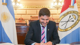 Santa Fe emitió deuda por u$s800 millones en Nueva York con fuerte demanda internacional. Santa Fe emitió deuda por u$s800 millones en Nueva York con fuerte demanda internacional.