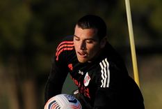 El arquero firmó su primer contrato profesional en este año. Foto: Instagram @_leo.diaz