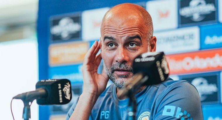 Guardiola negó que De Bruyne se vaya a Arabia. Foto: Manchester City