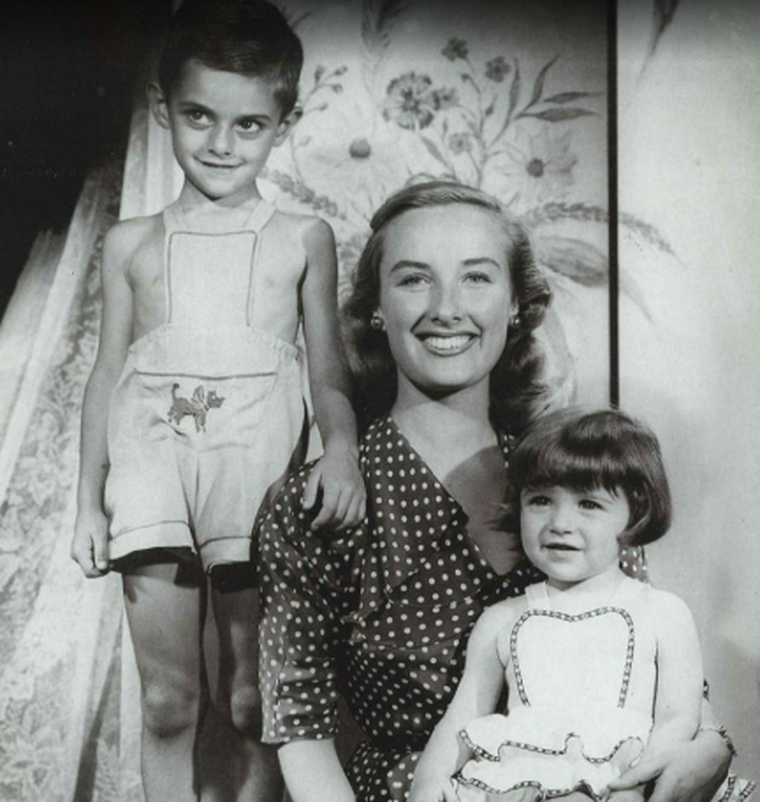 Mirtha Legrand junto a sus hijos Mirtha Legrand junto a sus hijos