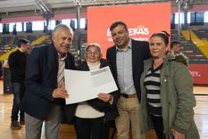 Cornejo lanzó un programa de escrituración para familias del IPV