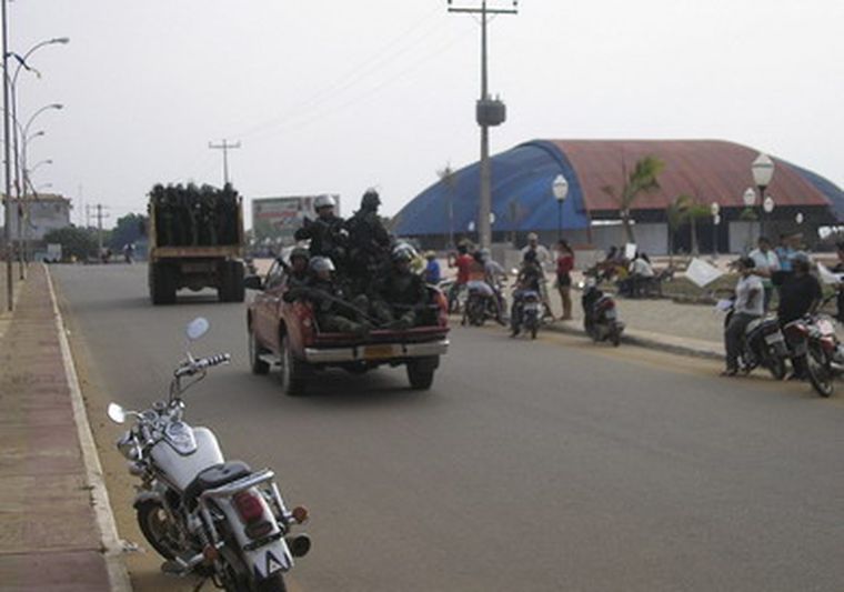 El conflicto boliviano, el ejército sigue custodiando las rutas. Foto: EFE