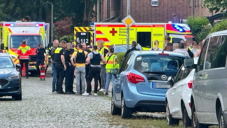 La Policía y equipos de emergencia llevan adelante un operativo en la zona del tiroteo.