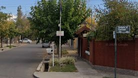 La medida apunta a mejorar la visibilidad y el ordenamiento del tránsito en una intersección considerada de riesgo. La medida apunta a mejorar la visibilidad y el ordenamiento del tránsito en una intersección considerada de riesgo.