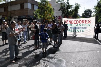 MDZol | El piquete de los ambulantes. Foto: Nacho Gaffuri / MDZ