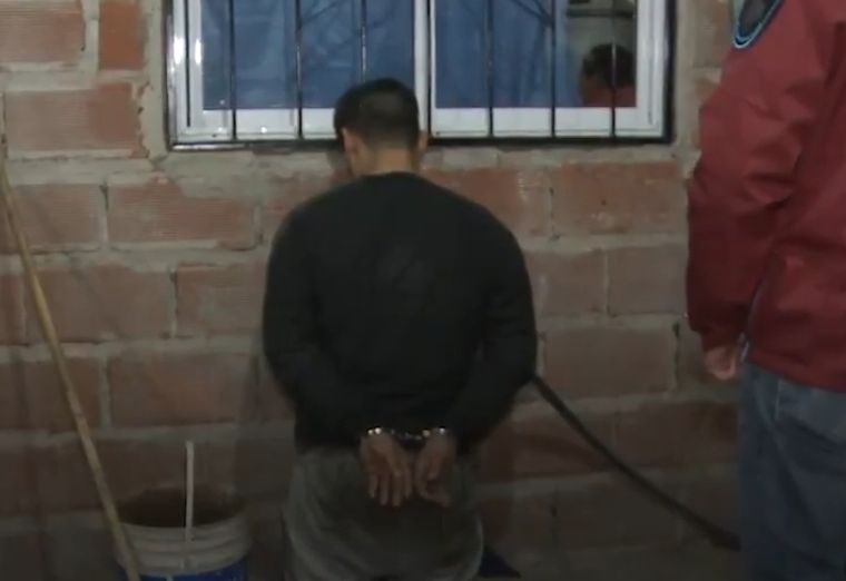 Violento El individuo hizo lo que muchos otros agresores: amenazó a la familia.