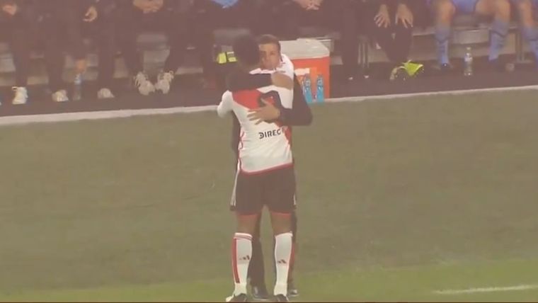 Borja y Real estuvieron varios segundos abrazados en la previa. Foto: Captura Video
