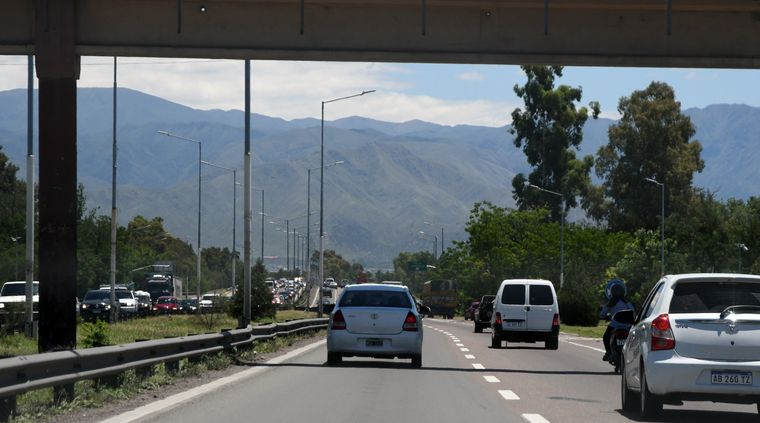 El accidente ocurrió en Acceso Este y Sarmiento, de Guaymallén. Foto ilustrativa Foto: ALF PONCE MERCADO / MDZ