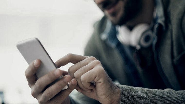 Desconfiar de ofertas inesperadas es clave para evitar ser víctima de estafas digitales.