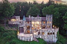 alojarse en un castillo ya no es solo cosa de la realeza y te mostramos una opcion