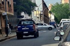 Un arquitecto de 44 años fue hallado muerto en una vivienda de barrio Alberdi de la ciudad de Córdoba, en un hecho que inicialmente fue reportado como un incendio, pero que ahora es investigado como un presunto homicidio.