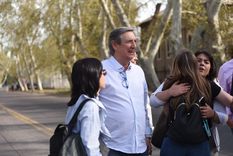 Emir Félix, presente en la marcha en favor de la ley de financiamiento universitario. 