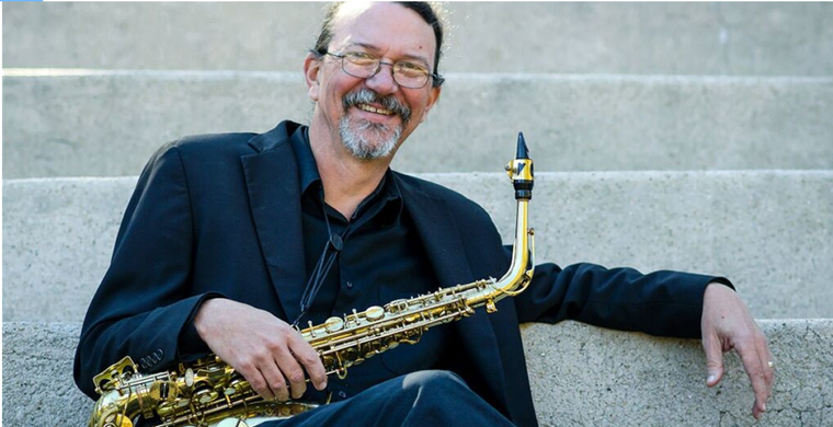 El saxofonista Griffin Campbell, quien ha desarrollado su larga trayectoria tanto interpretativa como académica principalmente en EEUU.