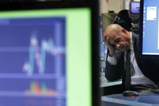sube el dolar y el riesgo pais se dispara por encima de los 3.800