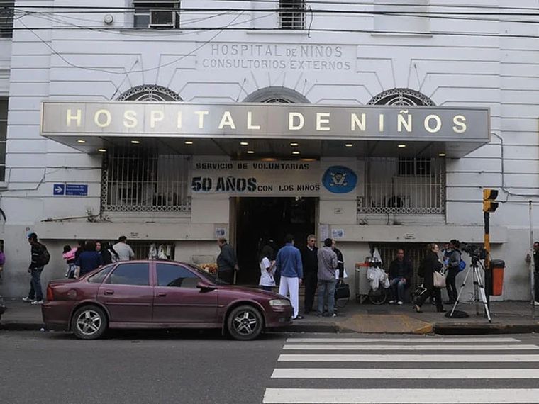 La pequeña recibió balas en el abdomen y pierna izquierda, por este motivo, fue trasladada al Hospital de Niños.