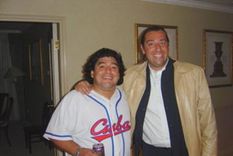 Maradona y Marco Monroy, juntos en el hotel de Pekín donde se conocieron.