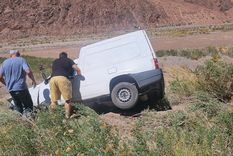 Así quedó la Fiat Fiorino tras el accidente en alta montaña. Así quedó la Fiat Fiorino tras el accidente en alta montaña.