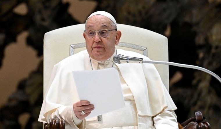 El Papa Francisco señaló que “una cosa es desarrollar una política para regular la migración legalmente, y otra es expulsar a las personas únicamente por su estatus”. Foto: Dpa.