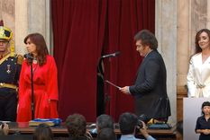 El gesto de Cristina Kirchner antes de entrar al Congreso Nacional. Foto: Captura de TV