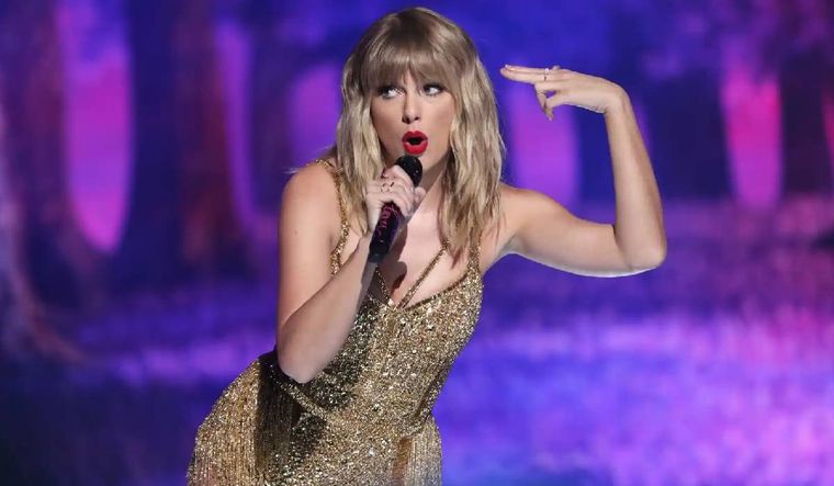 Taylor Swift era una de las estrellas que iba a estar presente en la entrega de premios