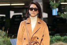 Jessica Alba nos enseña a usar los jeans de una manera renovada Foto: Elle