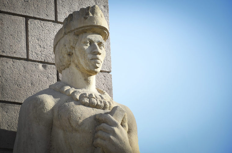 La Plazoleta Cacique Guaymallén (Bandera de Los Andes y Juan B. Alberdi) forma parte de la iniciativa “Recorridos con Historias”, una serie de caminatas gratuitas para conocer los sitios históricos y patrimoniales más emblemáticos de Guaymallén. La Plazoleta Cacique Guaymallén (Bandera de Los Andes y Juan B. Alberdi) forma parte de la iniciativa “Recorridos con Historias”, una serie de caminatas gratuitas para conocer los sitios históricos y patrimoniales más emblemáticos de Guaymallén.