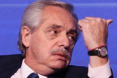 La difusión de las fotos que evidenciarían la violencia ejercida por el expresidente Alberto Fernández a su mujer Fabiola Yáñez se agrega a otras noticias locales conmocionantes. Foto: NA