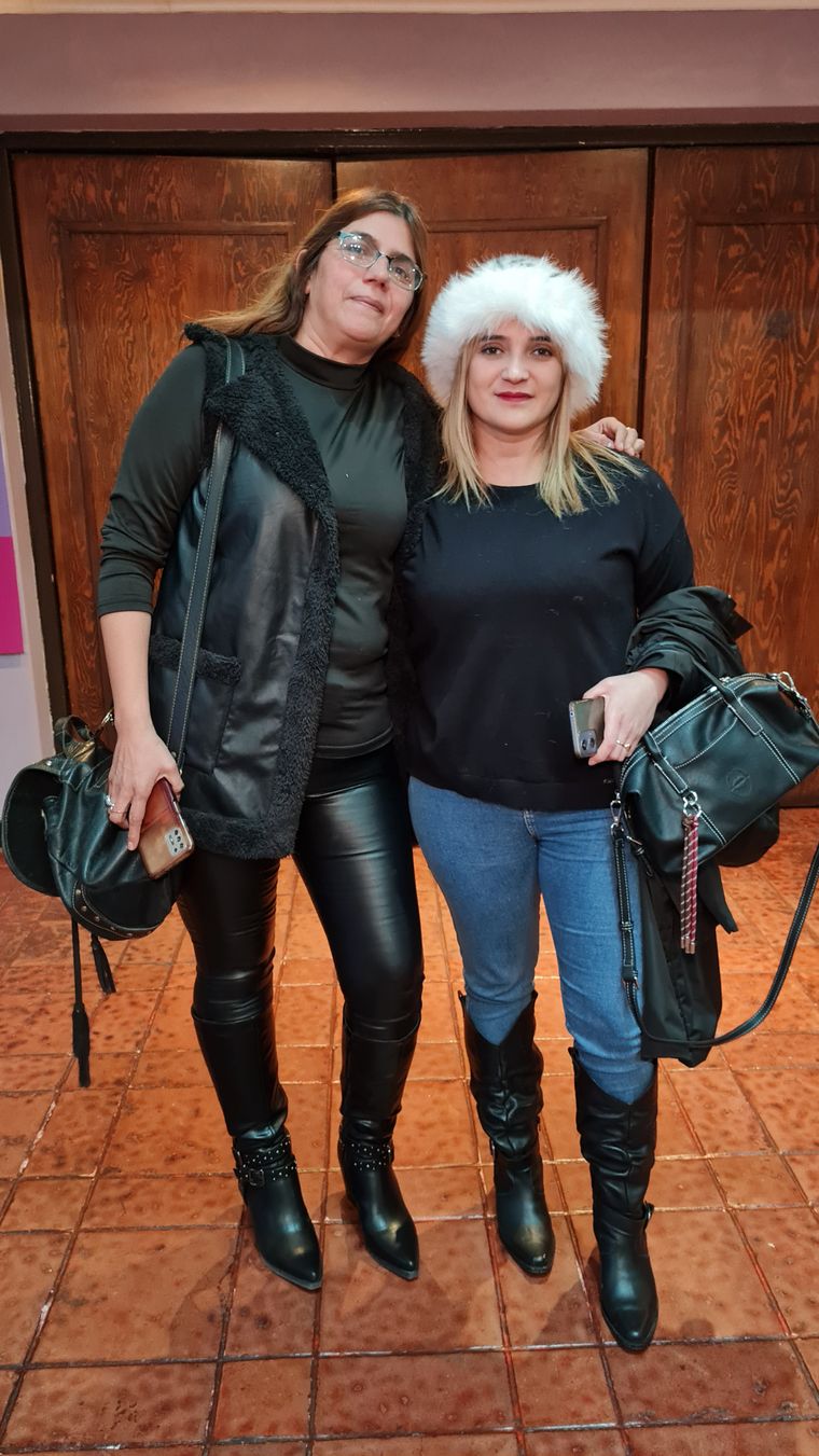 Fernanda y Emilse, primas muy aferradas.